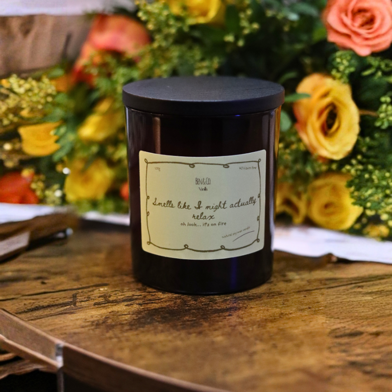  Warm, creamy vanilla candle